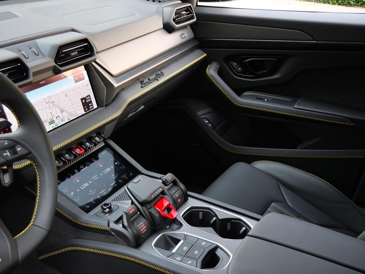2026 Lamborghini Urus SE Lawrence KS