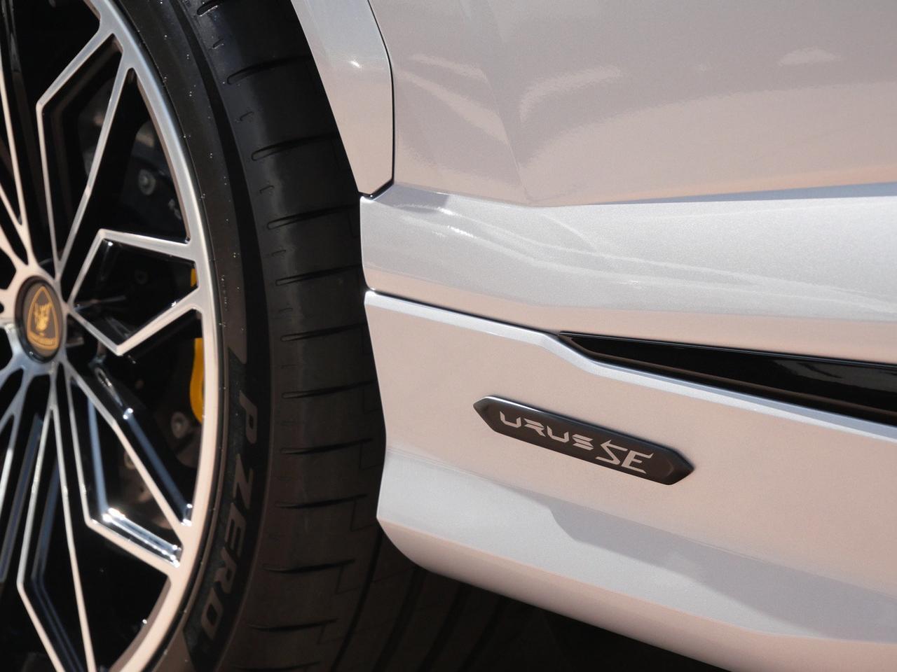 2026 Lamborghini Urus SE Lawrence KS