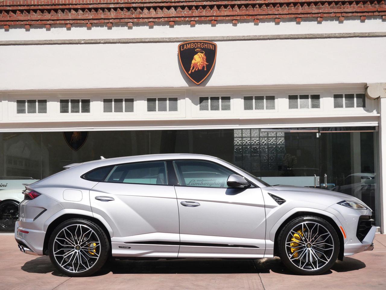 2026 Lamborghini Urus SE Lawrence KS