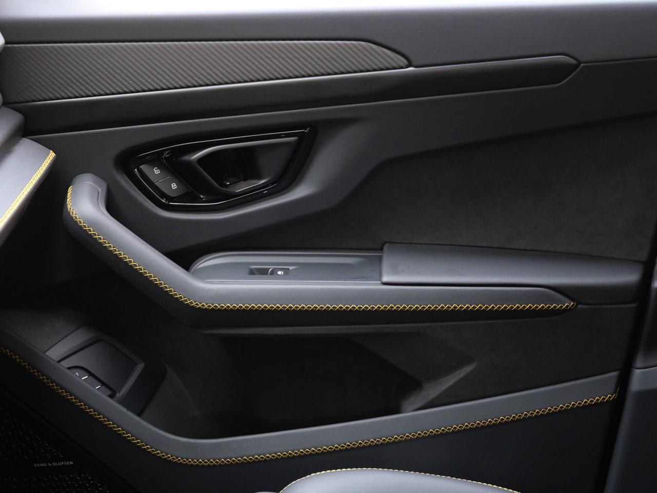 2026 Lamborghini Urus SE Lawrence KS