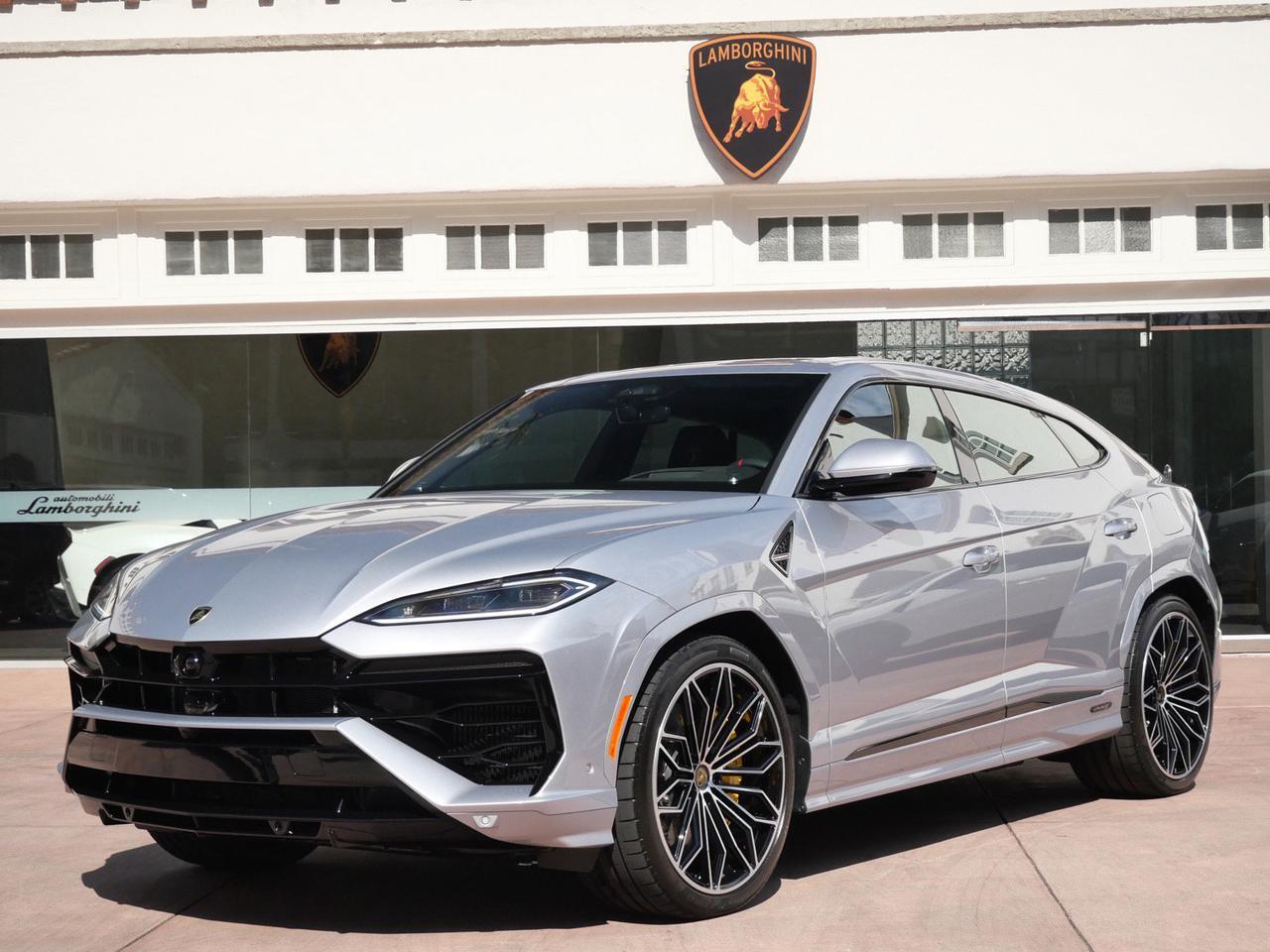 2026 Lamborghini Urus SE Lawrence KS