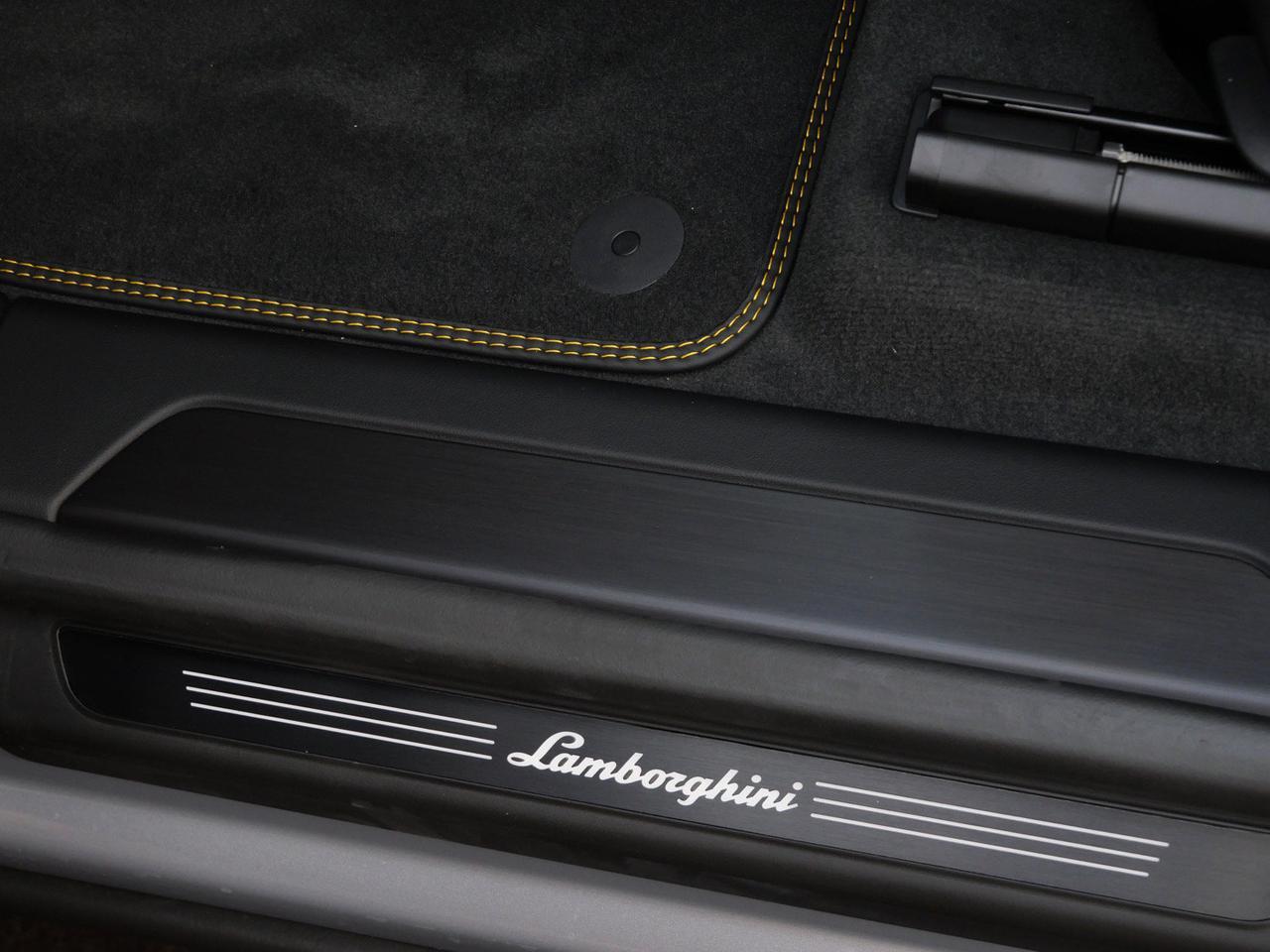 2026 Lamborghini Urus SE Lawrence KS