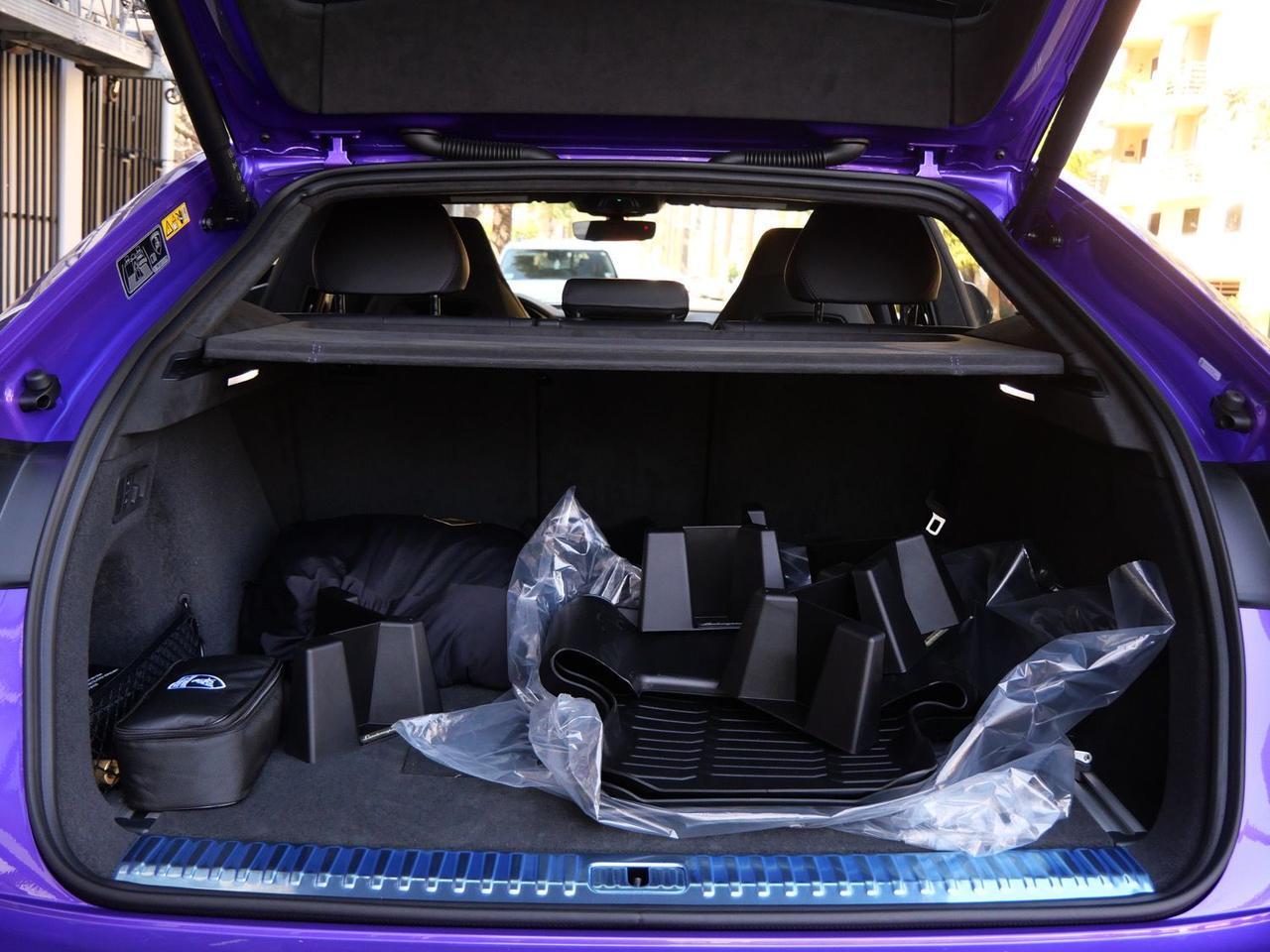 2026 Lamborghini Urus SE Lawrence KS