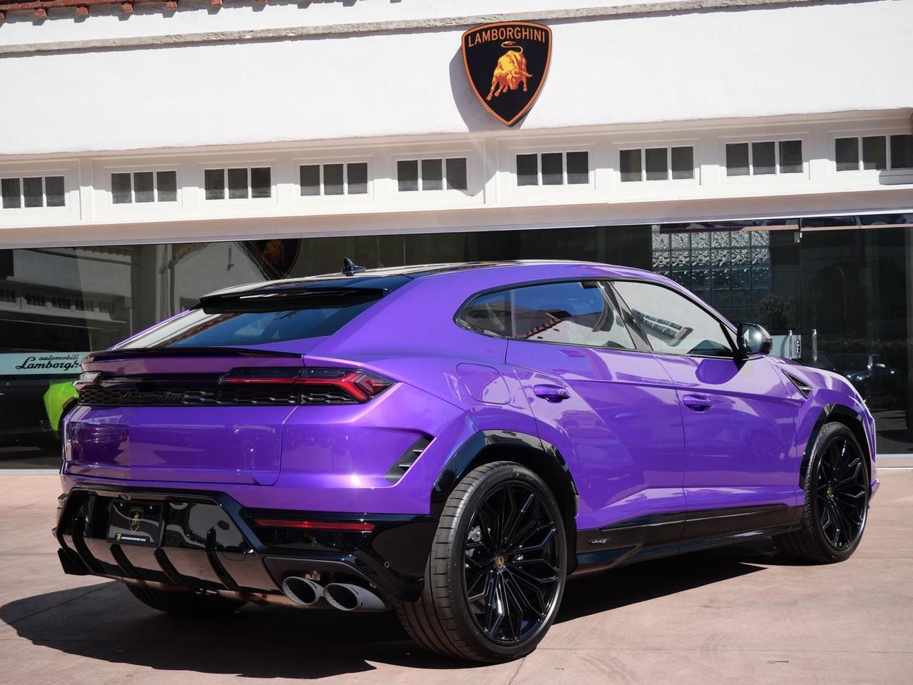 2026 Lamborghini Urus SE Lawrence KS