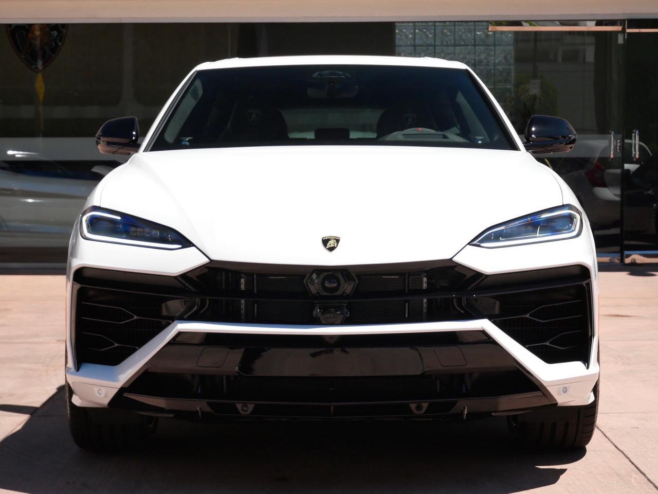 2026 Lamborghini Urus SE Lawrence KS