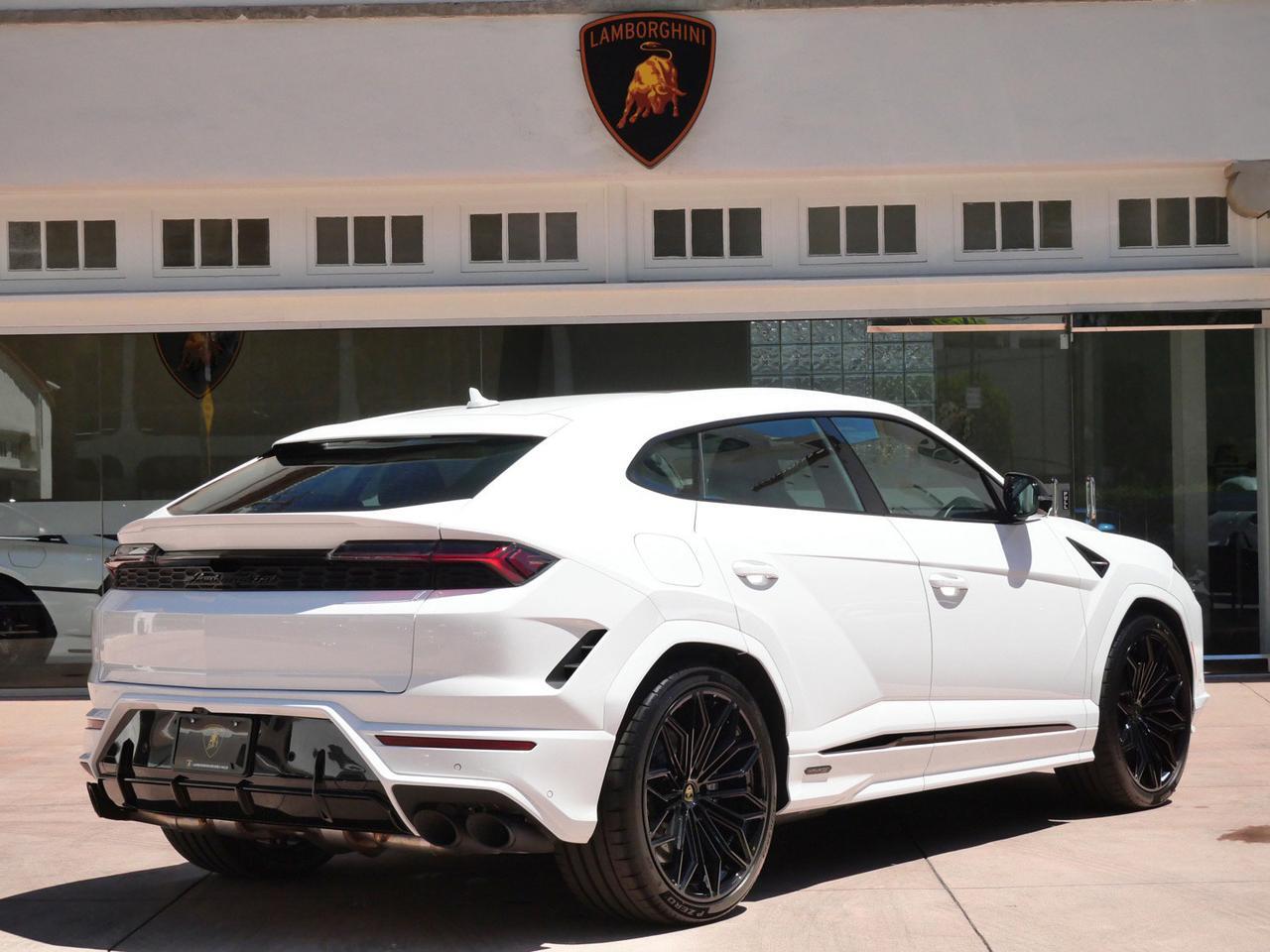 2026 Lamborghini Urus SE