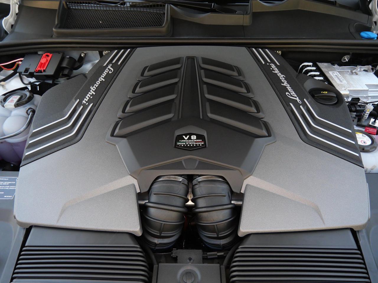 2026 Lamborghini Urus SE Lawrence KS
