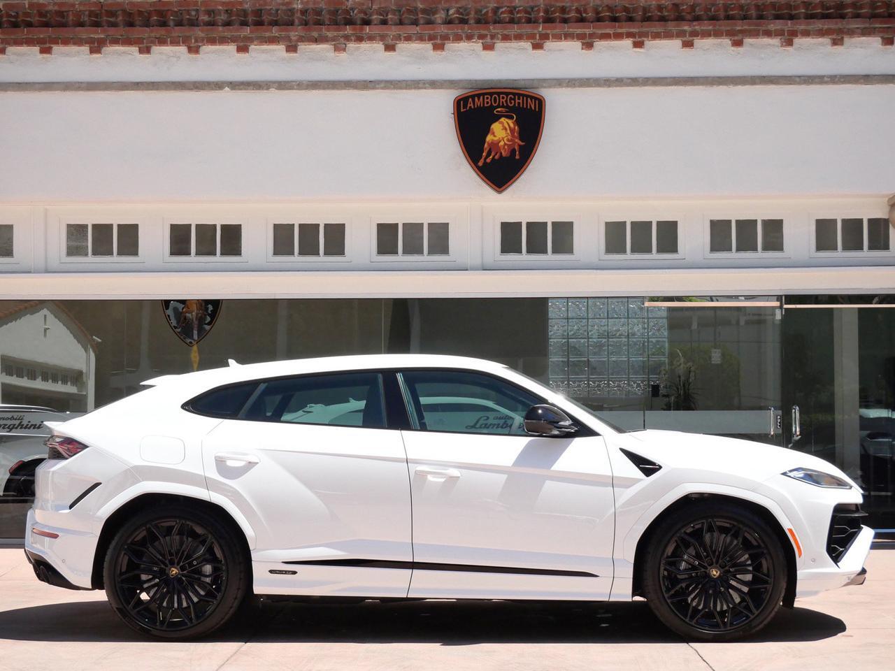2026 Lamborghini Urus SE