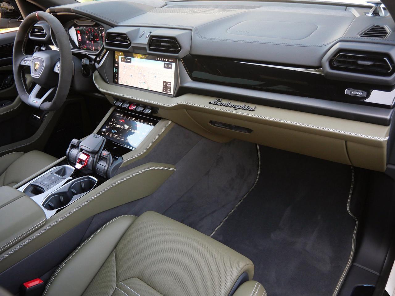 2026 Lamborghini Urus SE Lawrence KS