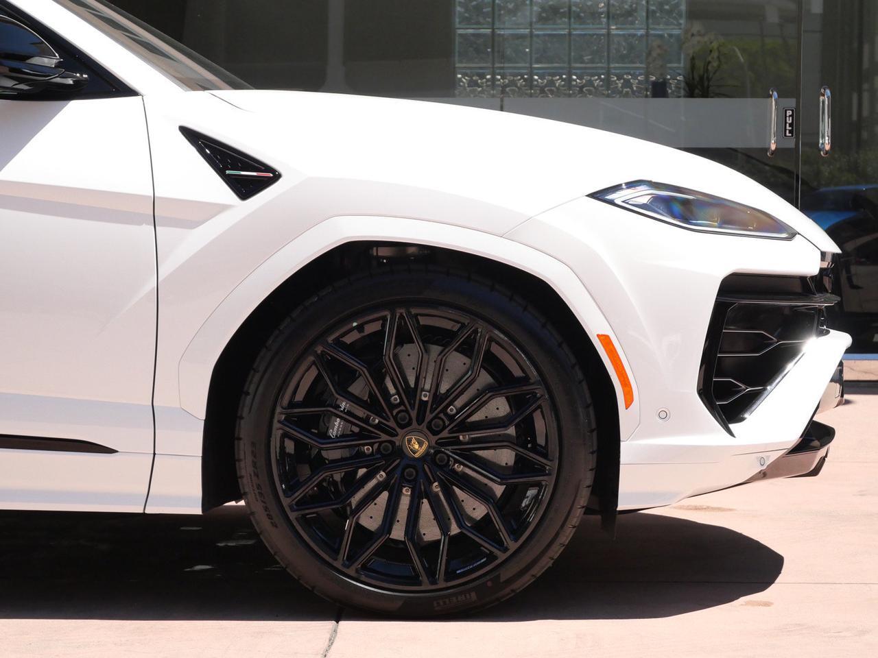 2026 Lamborghini Urus SE Lawrence KS