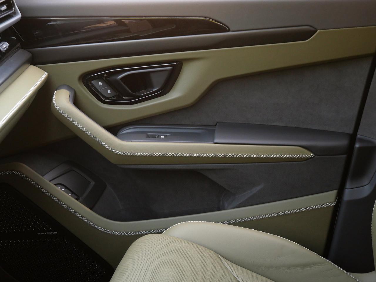 2026 Lamborghini Urus SE Lawrence KS