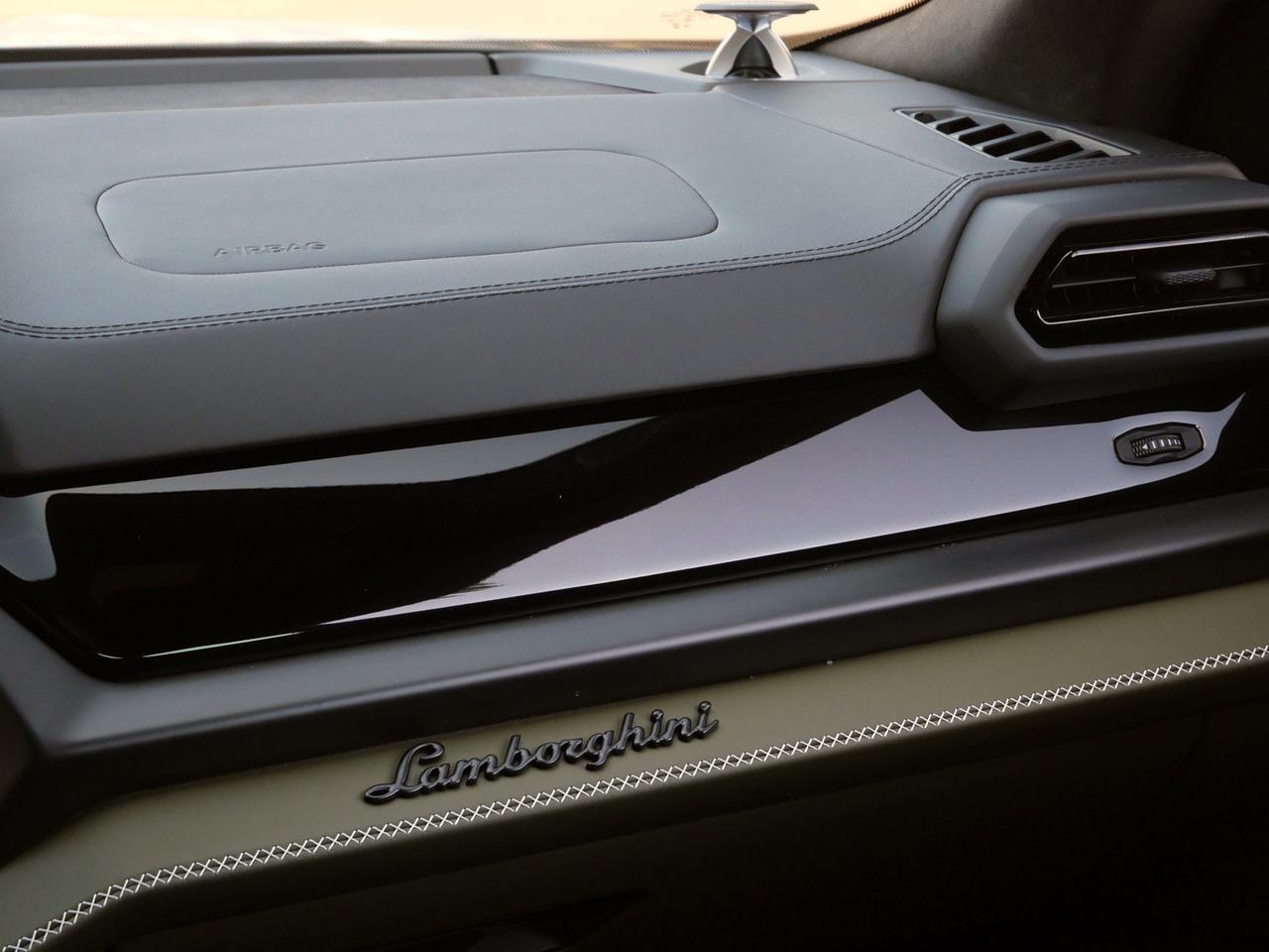 2026 Lamborghini Urus SE Lawrence KS
