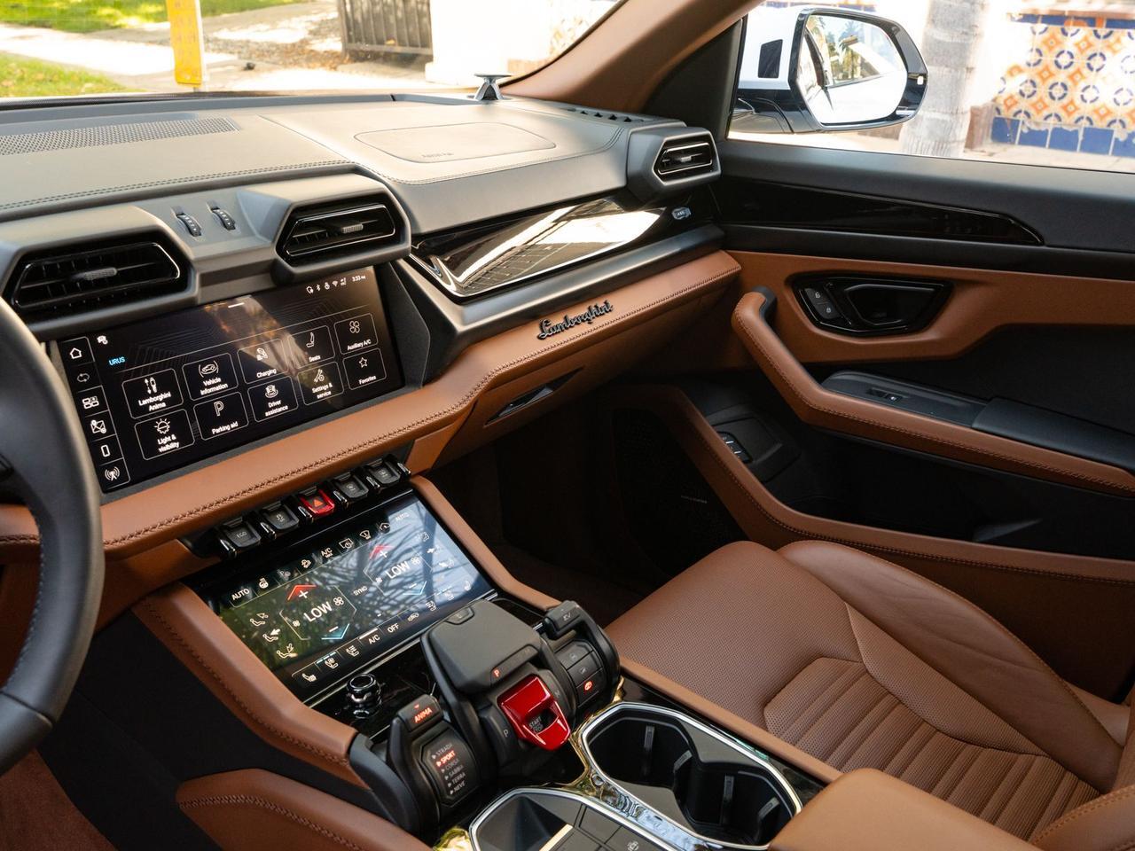 2026 Lamborghini Urus SE SE Lawrence KS