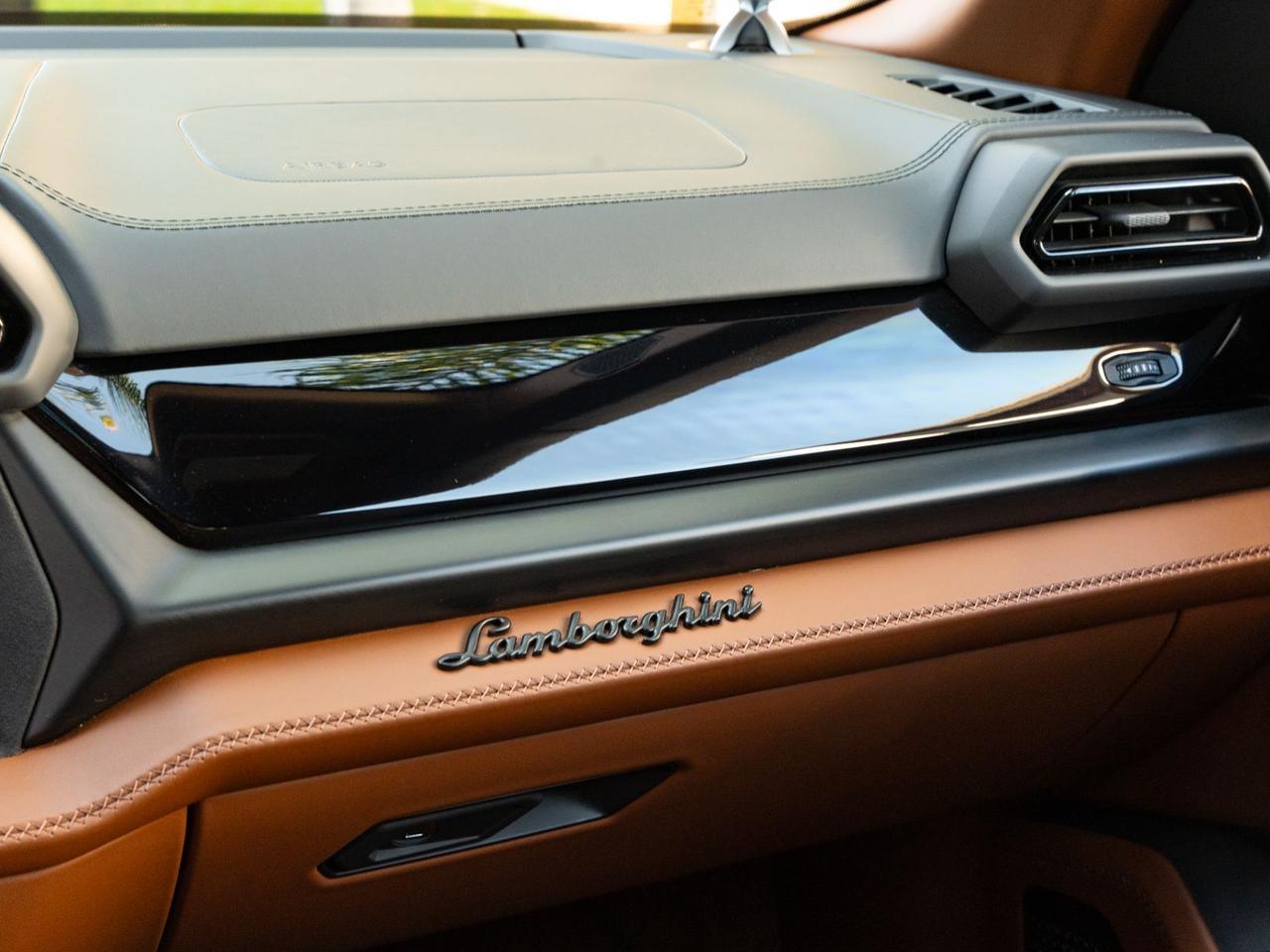 2026 Lamborghini Urus SE SE Lawrence KS