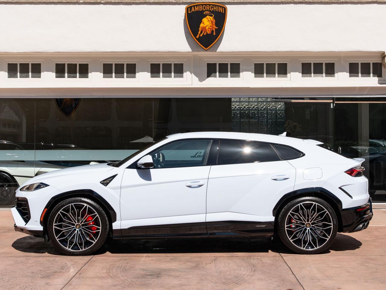 2026 Lamborghini Urus SE SE Lawrence KS