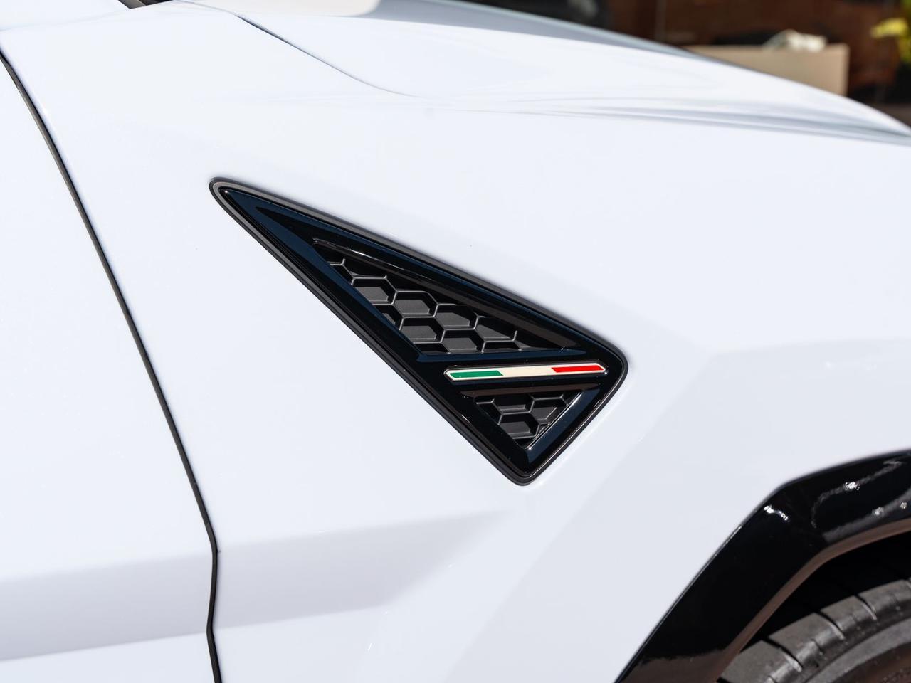 2026 Lamborghini Urus SE SE Lawrence KS