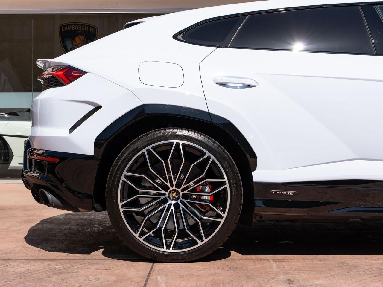 2026 Lamborghini Urus SE SE Lawrence KS