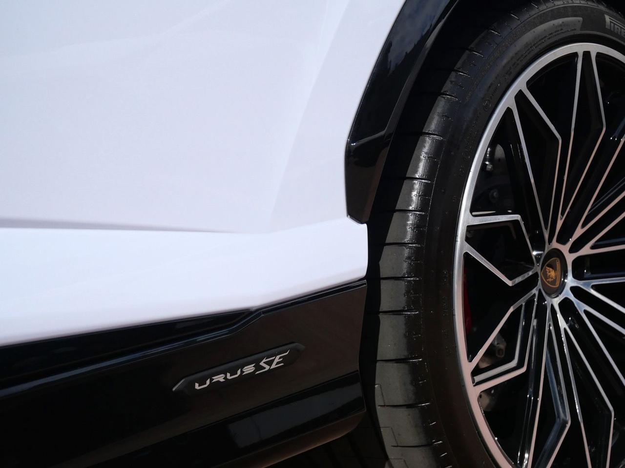 2026 Lamborghini Urus SE SE Lawrence KS