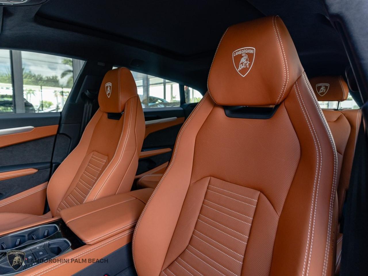 2026 Lamborghini Urus SE West Palm Beach FL