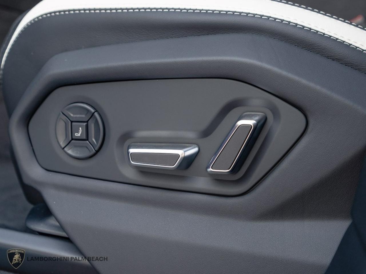 2026 Lamborghini Urus SE West Palm Beach FL