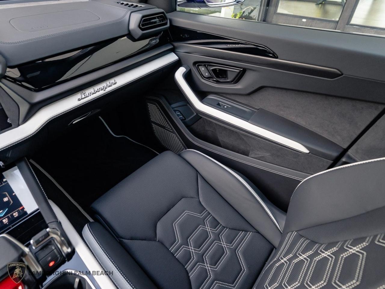 2026 Lamborghini Urus SE West Palm Beach FL