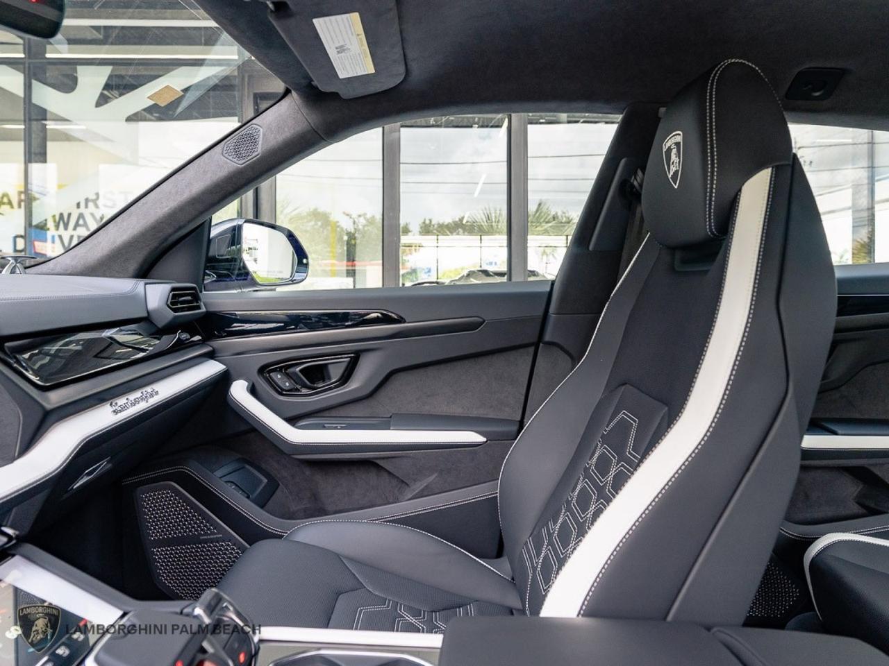 2026 Lamborghini Urus SE West Palm Beach FL