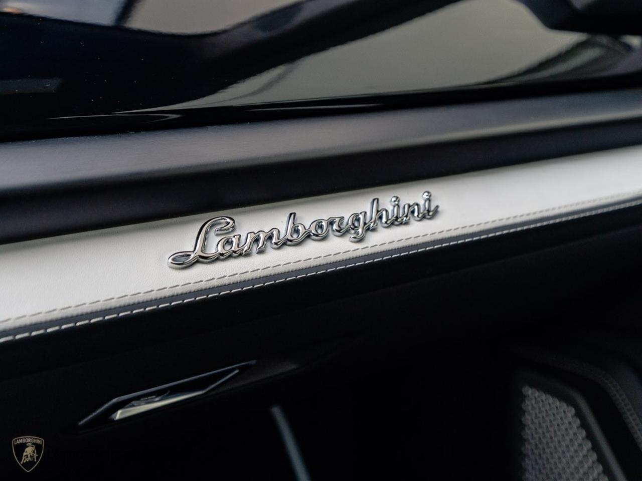 2026 Lamborghini Urus SE West Palm Beach FL