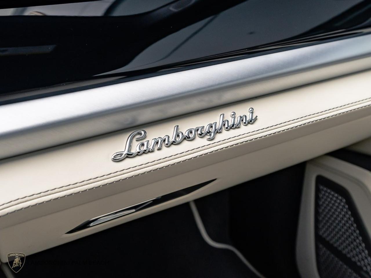 2026 Lamborghini Urus SE West Palm Beach FL