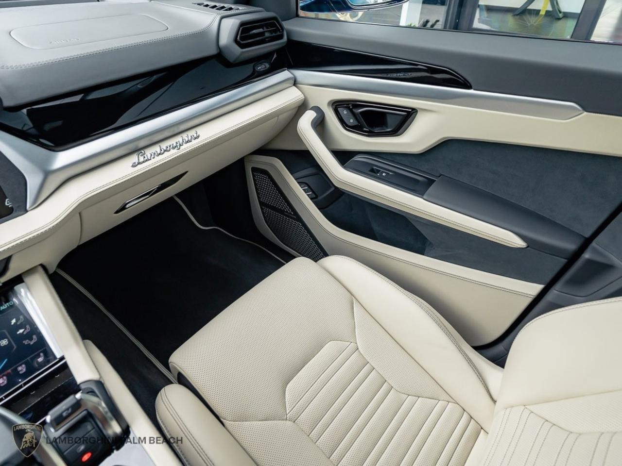 2026 Lamborghini Urus SE West Palm Beach FL