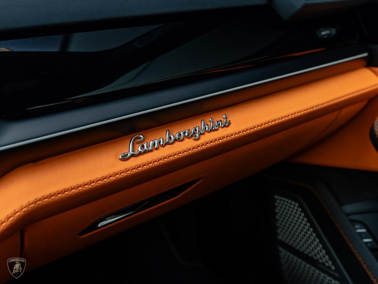 2026 Lamborghini Urus SE West Palm Beach FL