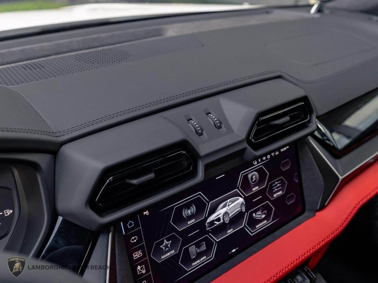 2026 Lamborghini Urus SE West Palm Beach FL