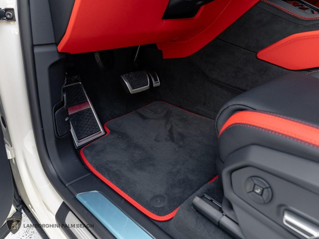 2026 Lamborghini Urus SE West Palm Beach FL