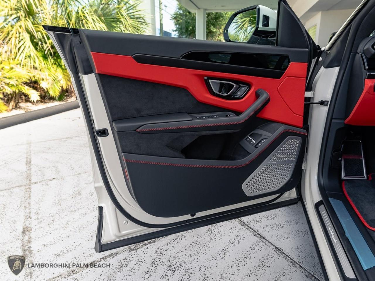 2026 Lamborghini Urus SE West Palm Beach FL