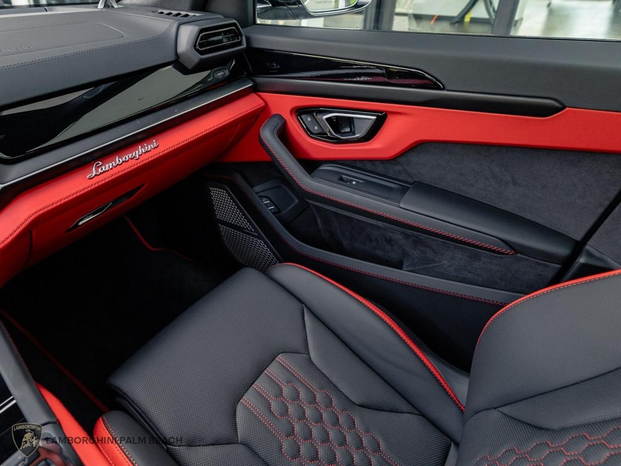 2026 Lamborghini Urus SE West Palm Beach FL