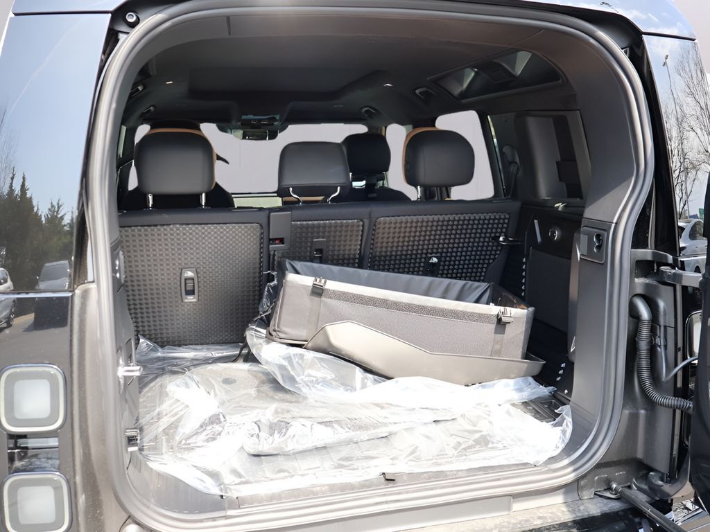 2026 Land Rover Defender 110 V8 San Clemente CA