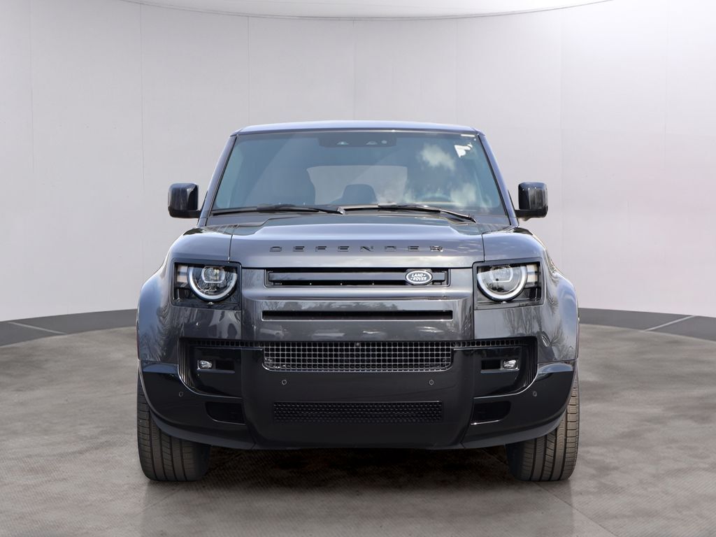 2026 Land Rover Defender 110 V8