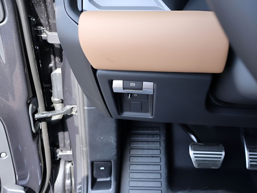 2026 Land Rover Defender 110 V8 San Clemente CA