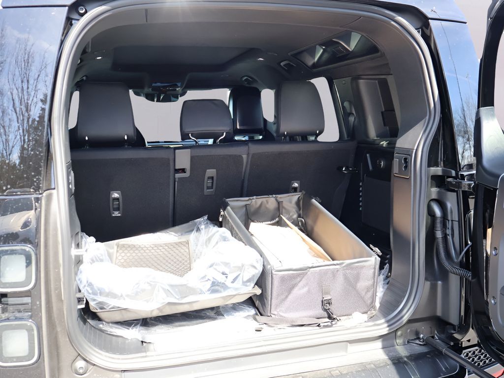 2026 Land Rover Defender 110 V8 San Clemente CA