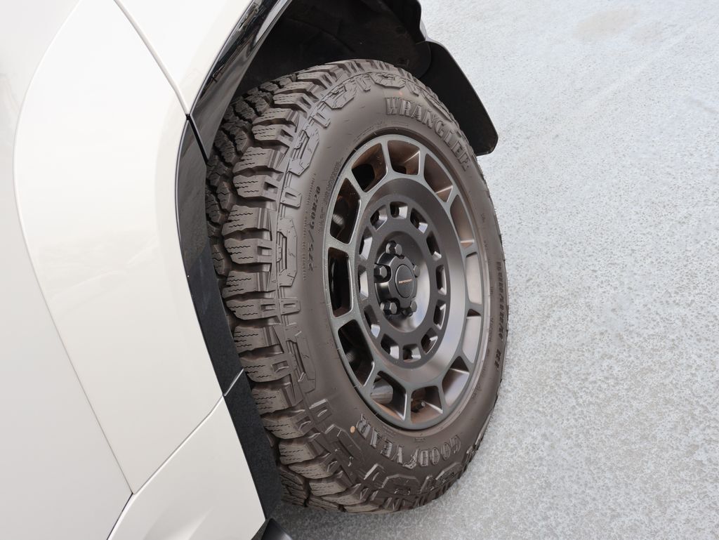 2026 Land Rover Defender 110 V8 San Clemente CA