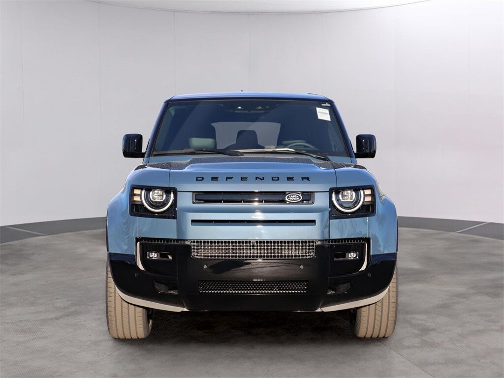 2026 Land Rover Defender 110 X-Dynamic SE