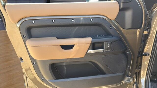 2026 Land Rover Defender X-Dynamic SE San Juan TX 2026 Land Rover Defender X-Dynamic SE San Juan TX