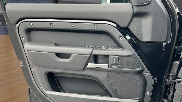 2026 Land Rover Defender X-Dynamic SE San Juan TX 2026 Land Rover Defender X-Dynamic SE San Juan TX