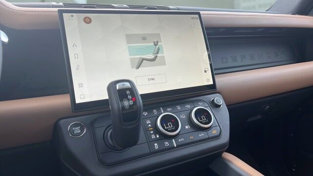 2026 Land Rover Defender X-Dynamic SE San Juan TX 2026 Land Rover Defender X-Dynamic SE San Juan TX