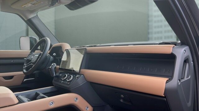 2026 Land Rover Defender X-Dynamic SE San Juan TX 2026 Land Rover Defender X-Dynamic SE San Juan TX