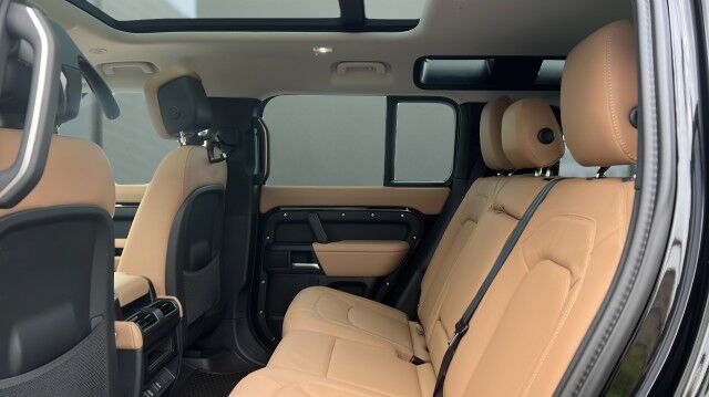 2026 Land Rover Defender X-Dynamic SE San Juan TX 2026 Land Rover Defender X-Dynamic SE San Juan TX