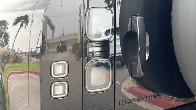 2026 Land Rover Defender X-Dynamic SE San Juan TX 2026 Land Rover Defender X-Dynamic SE San Juan TX