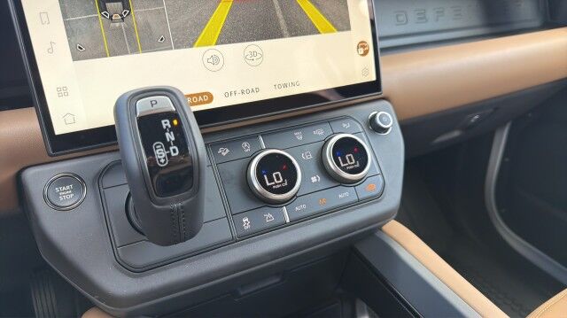 2026 Land Rover Defender X-Dynamic SE San Juan TX 2026 Land Rover Defender X-Dynamic SE San Juan TX
