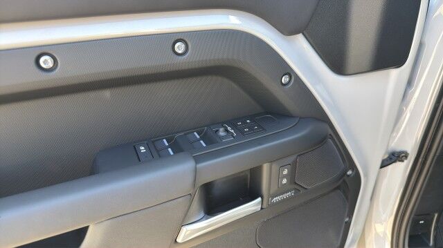 2026 Land Rover Defender X-Dynamic SE San Juan TX 2026 Land Rover Defender X-Dynamic SE San Juan TX