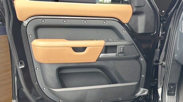 2026 Land Rover Defender X-Dynamic SE San Juan TX 2026 Land Rover Defender X-Dynamic SE San Juan TX
