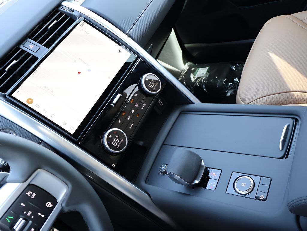 2026 Land Rover Discovery Dynamic SE San Clemente CA